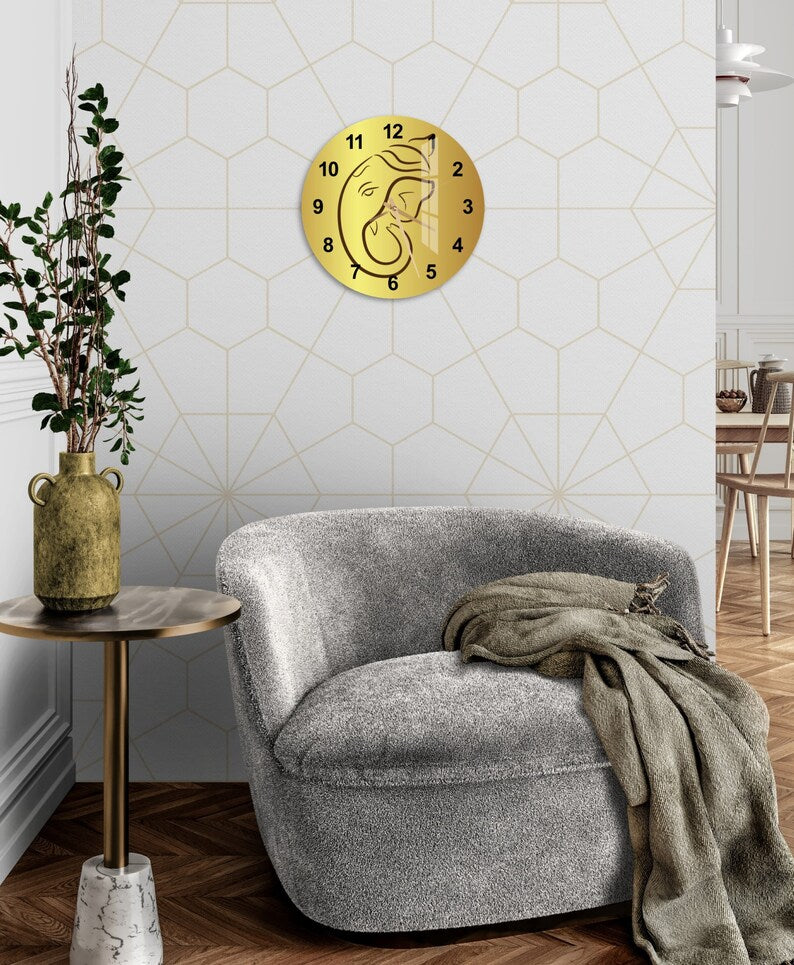 Ganesh doré sur verre trempé avec horloge murale hindoue pour le salon