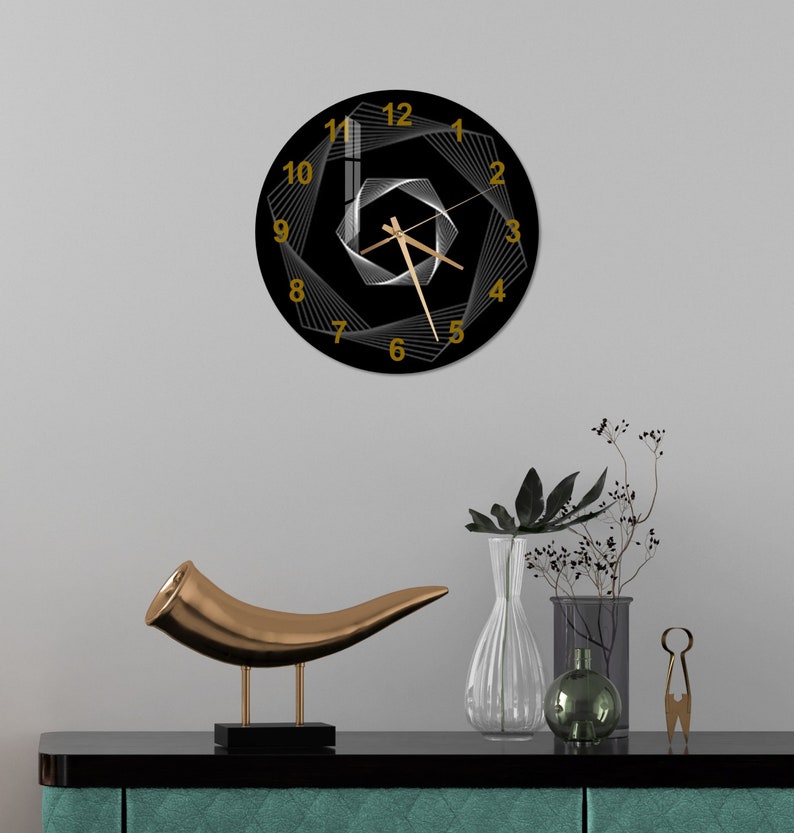 Motif géométrique foncé sur verre trempé avec horloge murale moderne