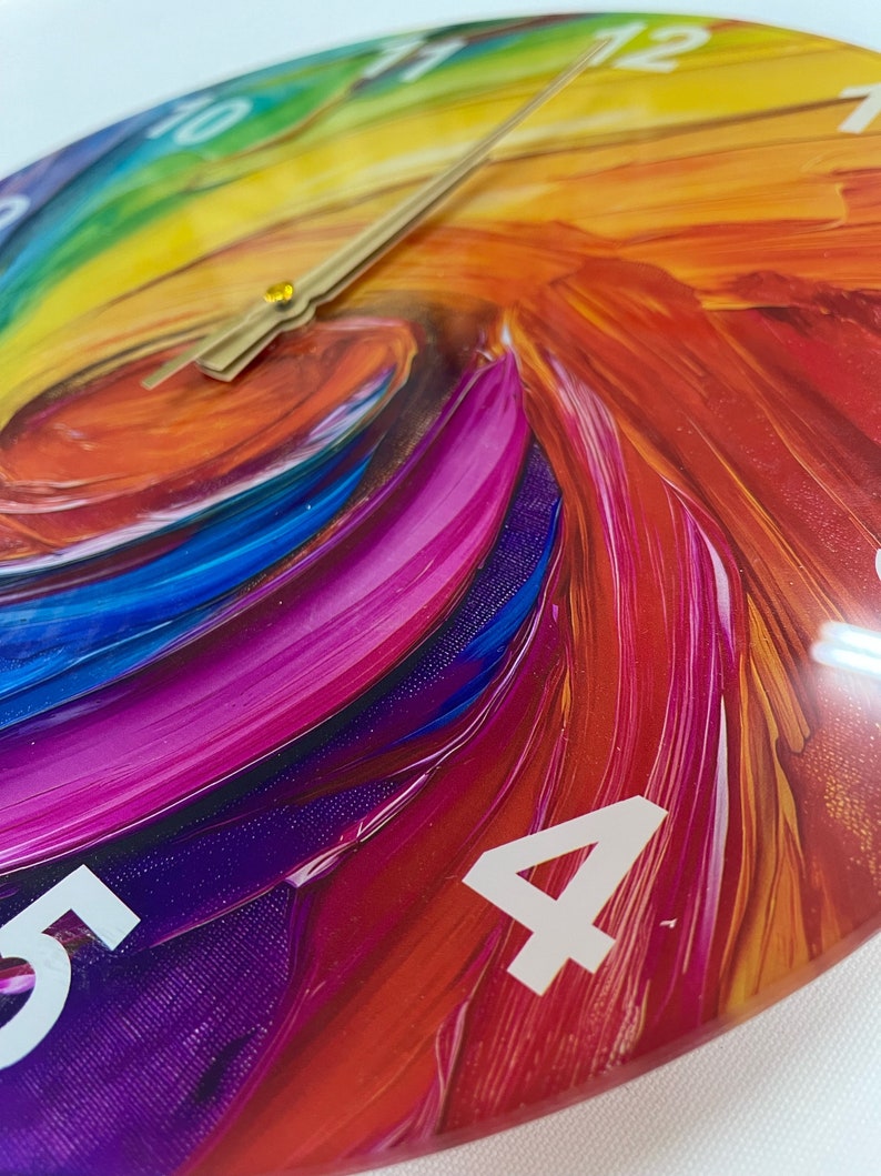 Horloge murale en verre trempé avec peinture colorée