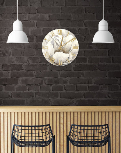 Fleurs blanches sur verre trempé avec horloge murale pivoine élégante