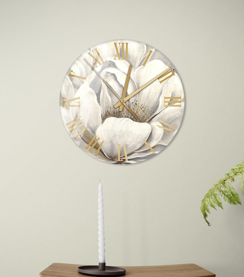 Fleurs blanches sur verre trempé avec horloge murale pivoine élégante