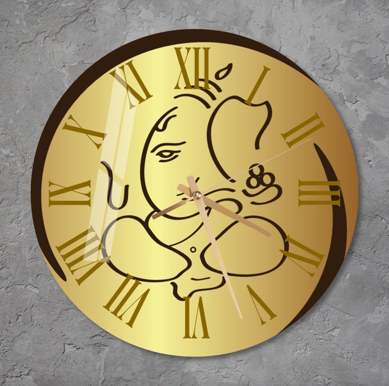 Ganesh doré en art hindou avec horloge murale en verre pour le salon