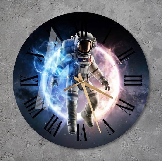 Astronaute et espace abstrait sur verre trempé avec horloge murale déco