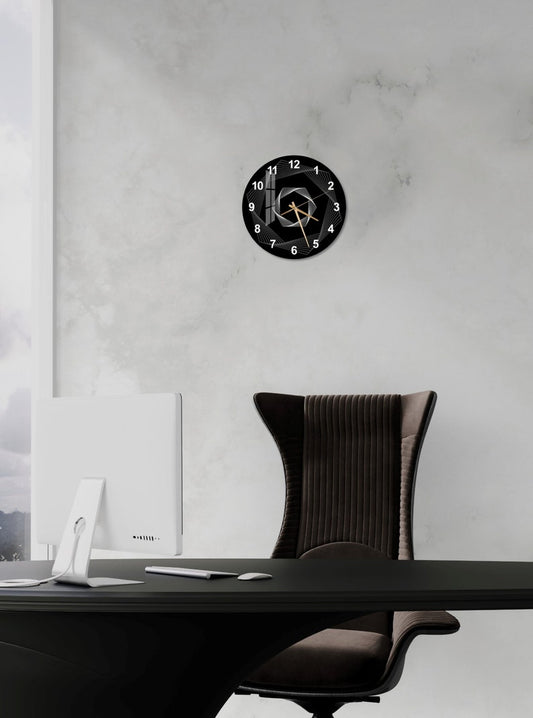 Motif géométrique foncé sur verre trempé avec horloge murale moderne