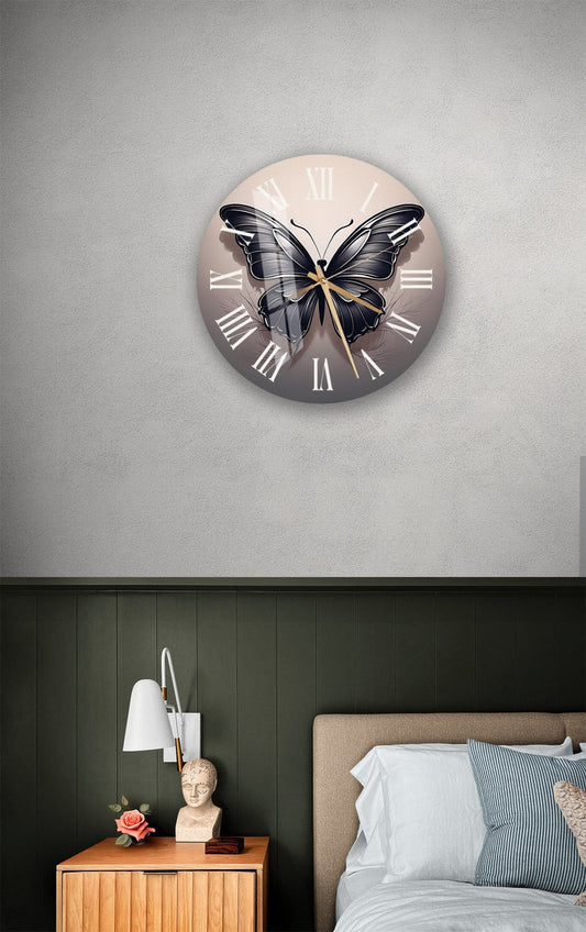 Papillon coloré sur verre trempé avec horloge murale élégante et unique