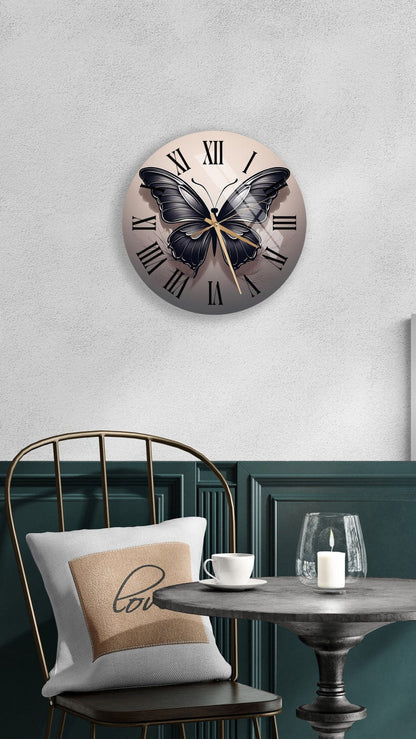 Papillon coloré sur verre trempé avec horloge murale élégante et unique