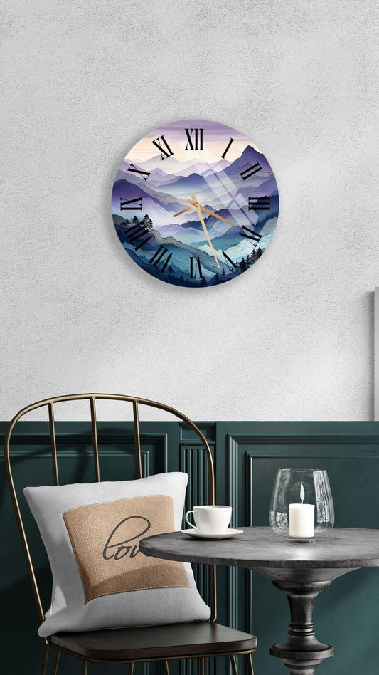 Horloge murale élégante en verre trempé avec vue sur la montagne violette