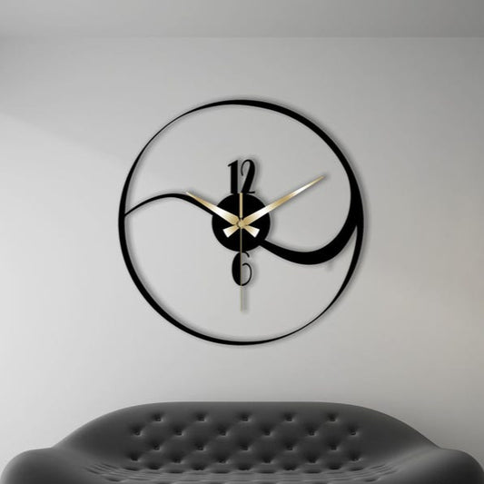 Horloge murale creuse silencieuse en métal à lignes abstraites noires simples
