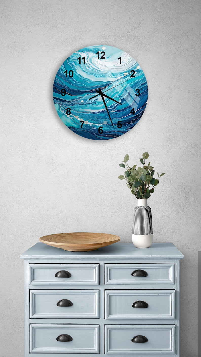 Marbre bleu océan sur verre trempé avec horloge murale salle de bain